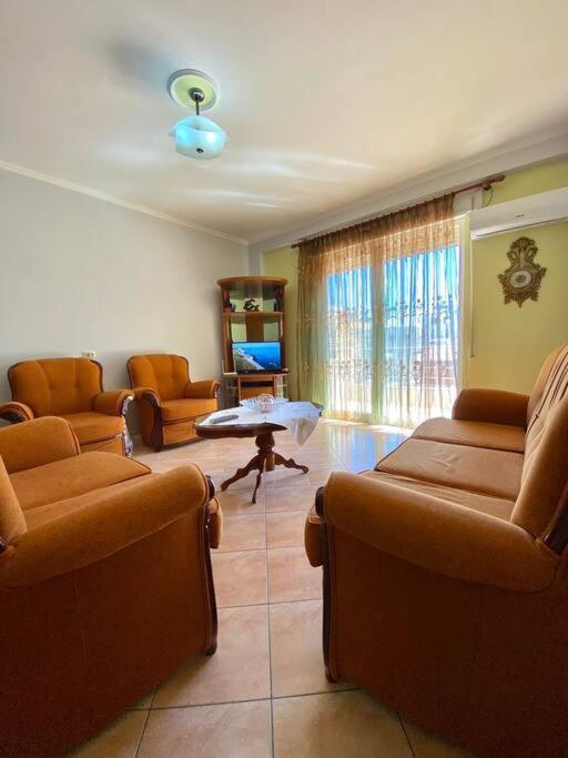 Family Friendly 2-bedroom In :) *
